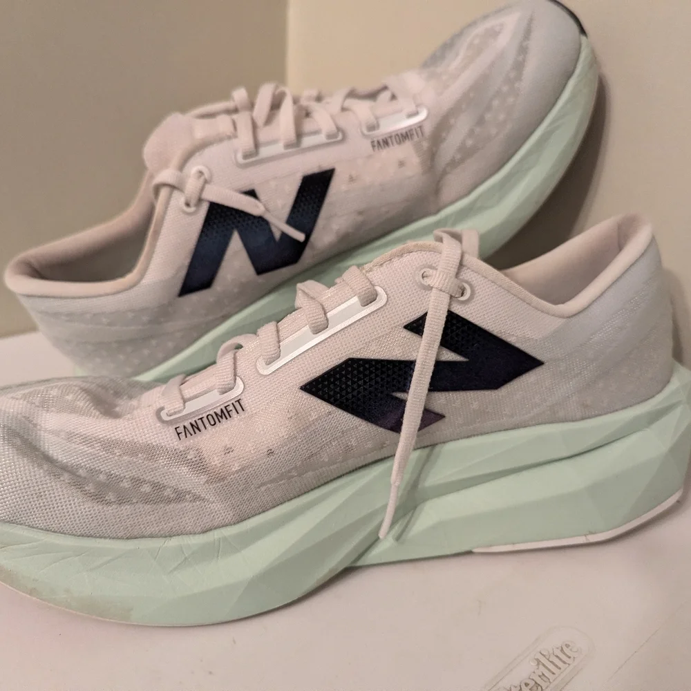 New Balance Fuel Cell Rebel V4 Men 10 With Box - Picture 3 of 11